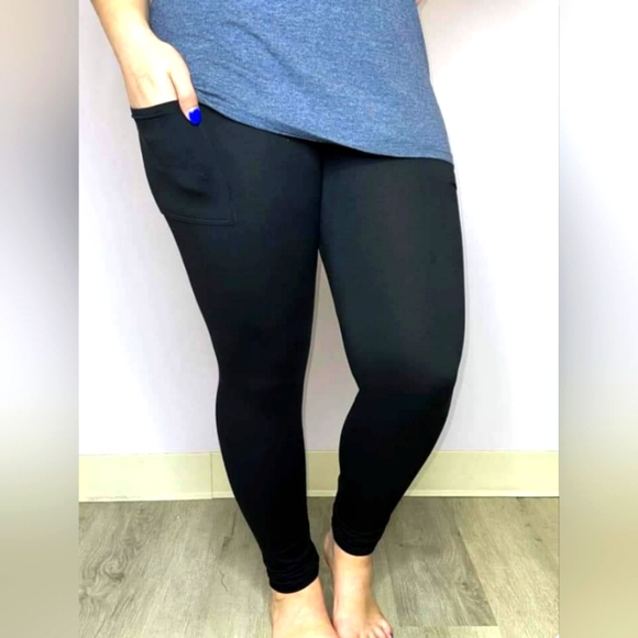 *New* Black Leggings with pockets! OS, TC,TC2 & TC3! 🔥🔥Ready to ship ASAP! - Picture 1 of 1